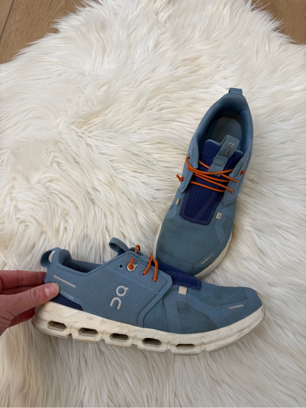 On Running Boys Sky Running Sneaker in Light Blue with Orange Laces Size 6.5